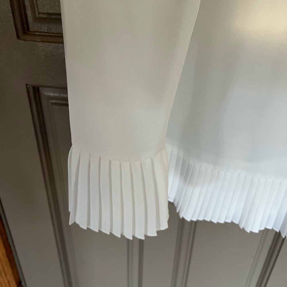 BCBGMAXAZRIA XXS white blouse - Picture 3 of 4